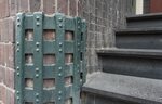 Ornament? Bescherming van de muur?
<br/>
Marcel Westhoff, 2016-04-01